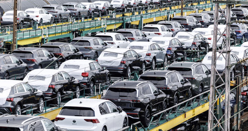 特朗普汽车关税大锤落下！16家车企出招，有人涨价，有人美国建厂