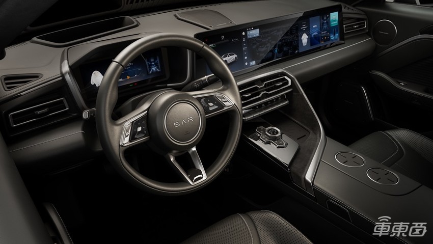 长城沙龙机甲龙量产版亮相,联手华为、Momenta搞智能化