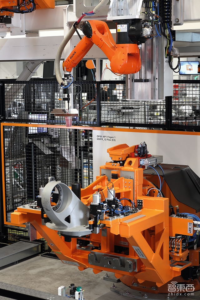 被美的收購(gòu)522天后 我們走進(jìn)了庫(kù)卡工廠