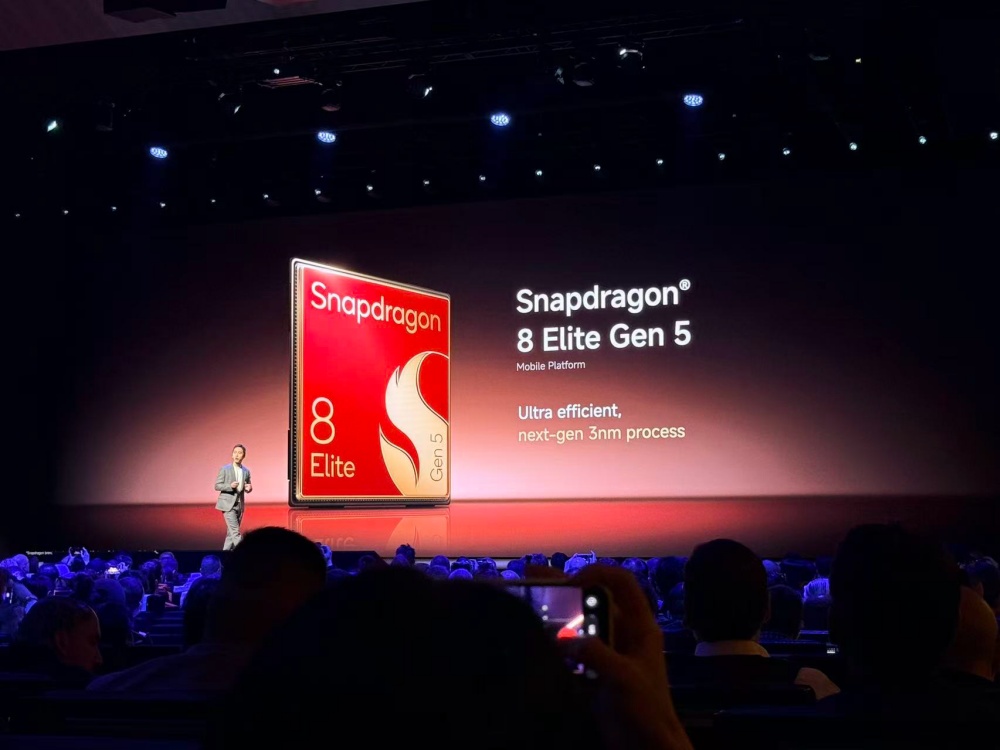 小米巴塞罗那炸场！真徕卡手机1.6万元开卖，VGT超跑等9大新品齐发