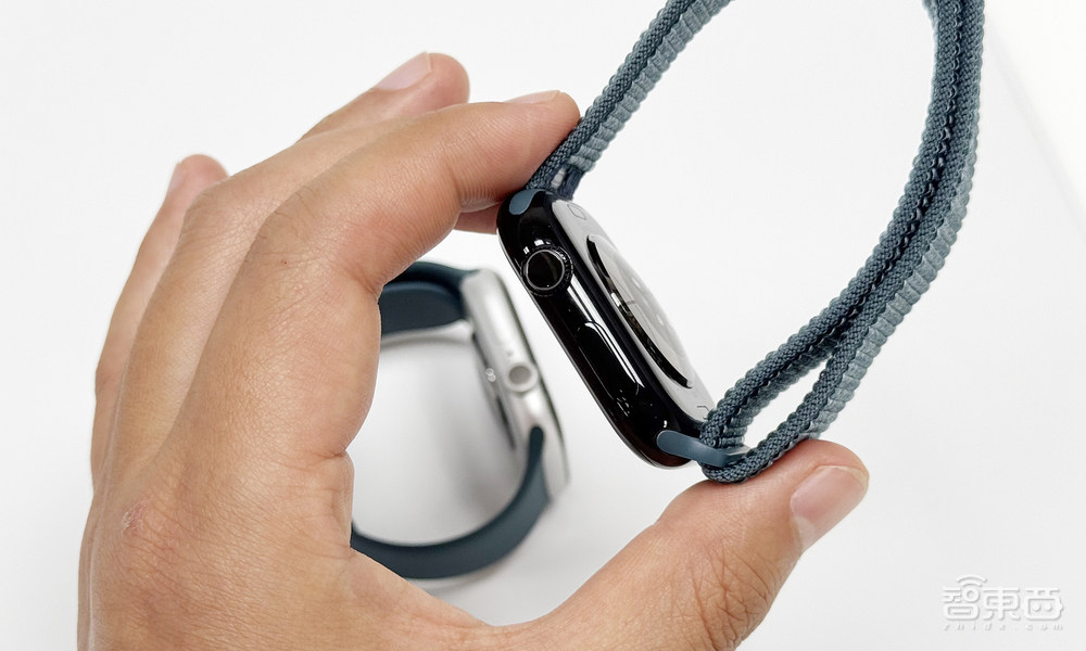 剛摸完蘋果iPhone 16系列和手表耳機(jī)新品，真機(jī)和看圖真不一樣