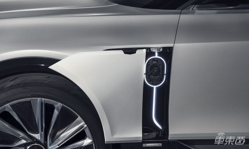 凱迪拉克純電SUV發(fā)布！外觀內(nèi)飾帥炸，續(xù)航483公里還有L2級(jí)自動(dòng)駕駛