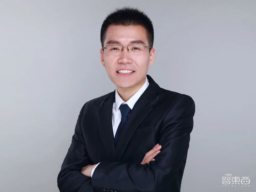 一篇论文引发的光子AI芯片革命！这次真想要了摩尔定律的命