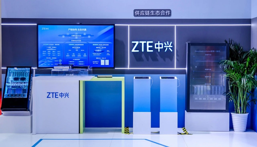 我们逛了链博会1.4万平数科馆,深扒黄仁勋盛赞的“中国供应链奇迹”