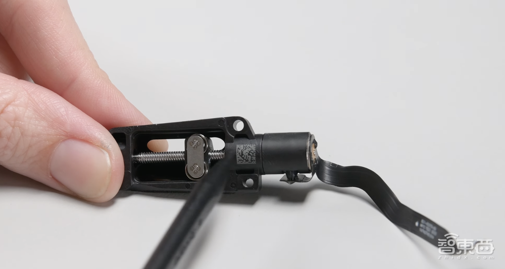 Vision Pro全球首拆,36小时火速出炉!N多细节曝光,苹果又一个工业奇迹