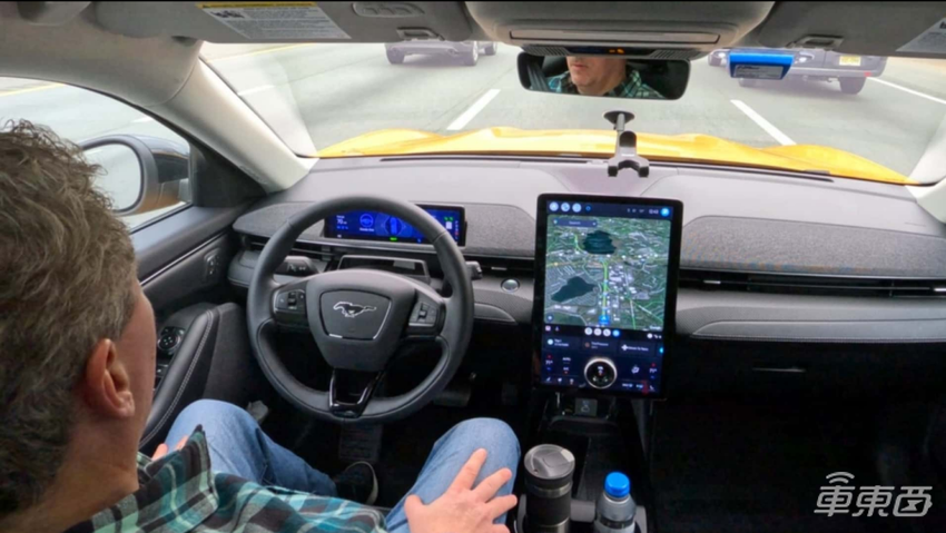 福特更新辅助驾驶系统,双手可离开方向盘,还增加了拨杆变道