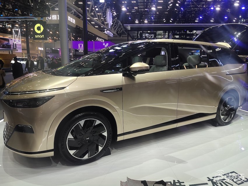 “华为联盟”组队出击，国产百万豪车炸场……广州车展成明年车市风向标