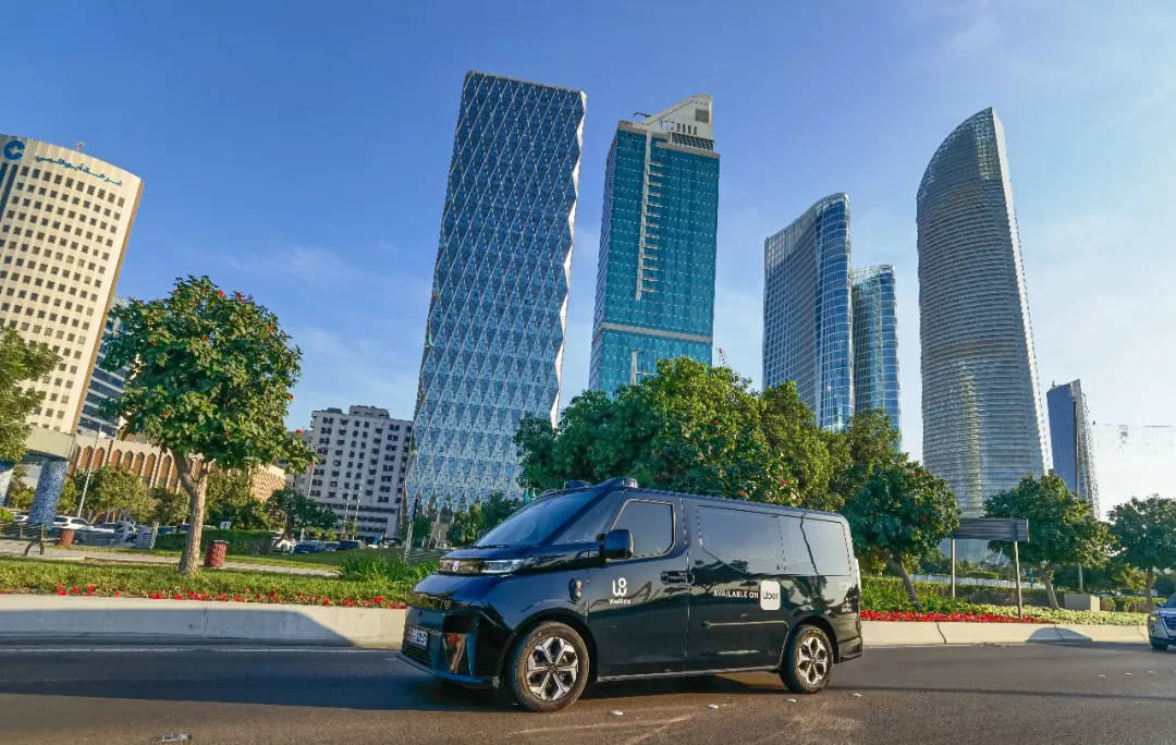 Robotaxi首次开进阿布扎比市中心！文远知行携手Uber再拓商业运营版图