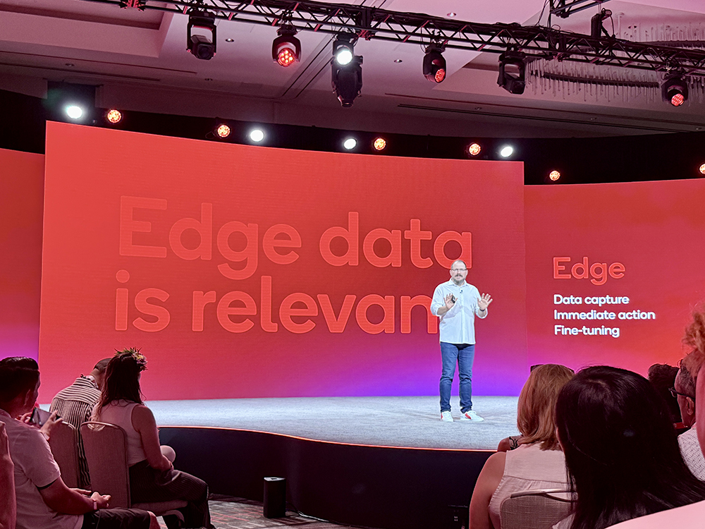 高通CEO重磅演讲，王兴兴来了！