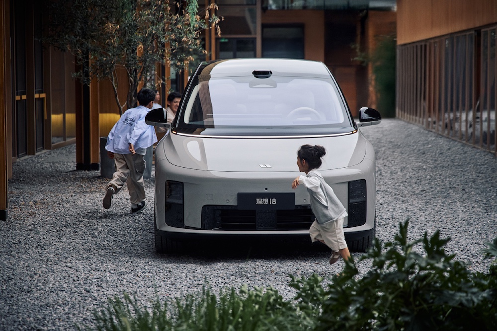 六座纯电SUV大战开打!理想问界蔚来接连出招,特斯拉官宣参战