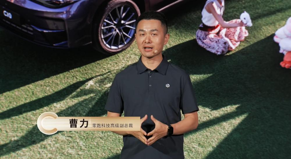 零跑发狠了！三款车17个版型一起上，打满12到17万市场