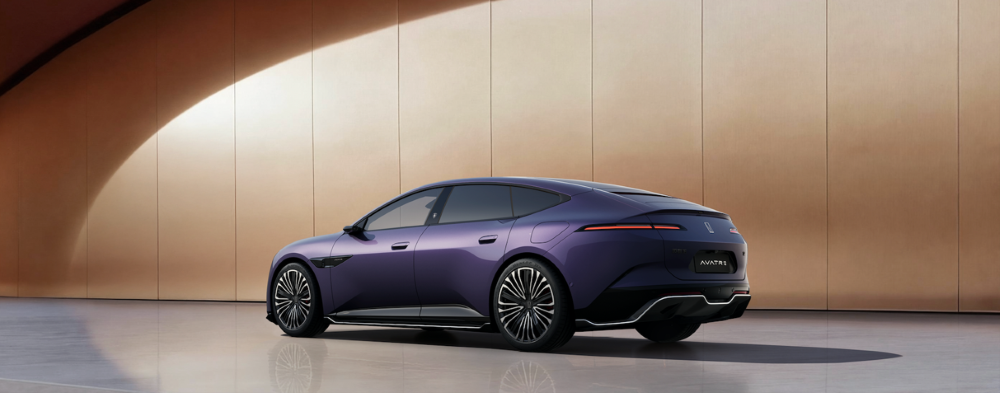 新款阿维塔12预售29.99万起!标配华为896线激光雷达,首发智能底盘技术