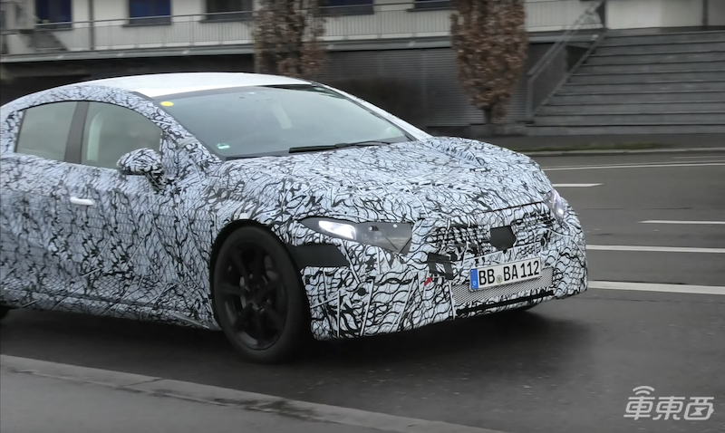 奔驰EQS中控内饰曝光 车内竟安装两台“平板电脑”！