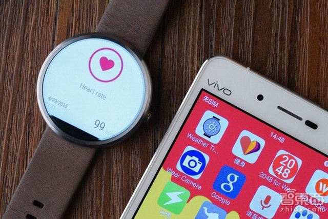 重量级比拼:Apple Watch对比Moto 360