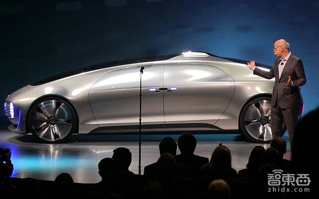 智车之路 | 奔驰“认怂”自动驾驶背后