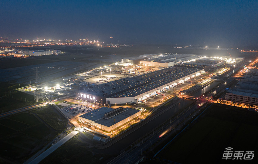 特斯拉HW4自动驾驶大脑首曝！大神硬核拆解，很快全系上车