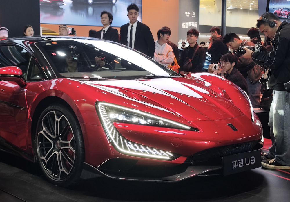 五大趋势看懂2025广州车展：增程纯电对攻，智驾成最大变量，华为稳坐“隐形C位”