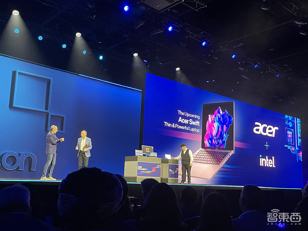 英特尔连甩AI大招!288核至强芯、3代AI芯片、PC断网跑大模型