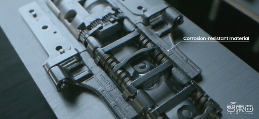 掌门人出狱在即，三星发防水折叠屏旗舰，首秀屏下摄像技术