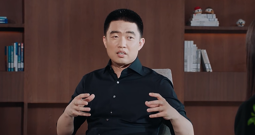 130天后李想再谈AI：评梁文锋两大“杀手锏”，拆解VLA如何炼成