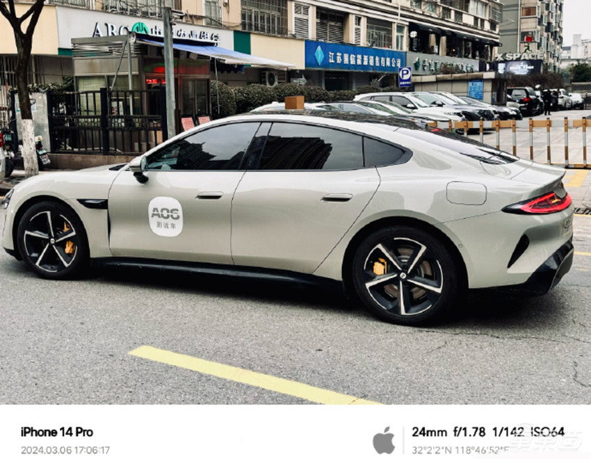 小米汽车进入倒计时,雷军两会表决心!已开启内部试驾,门店装修接近尾声