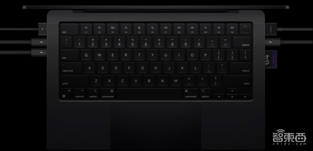 苹果最强AI PC登场!首搭M4 Max芯片,续航飙到24小时,满血版6万