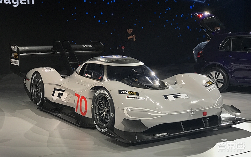 刚刚，大众三大神车齐推电动版！为电动化拼了