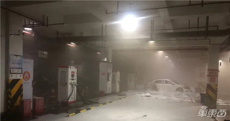 疑似吉利电动车在杭州起火，前一天力帆刚烧过