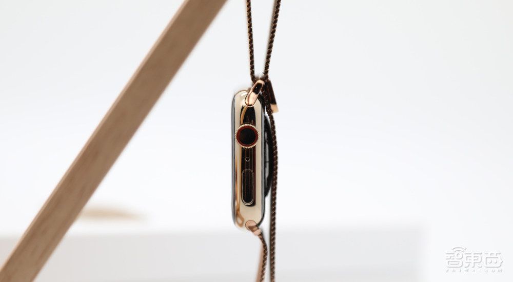 當(dāng)Apple Watch走到第八代，已是一個腕上蘋果小宇宙