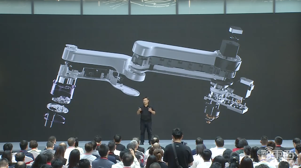 商汤推围棋版家用AI机器人!能陪玩、能当老师,还支持远程线上对弈