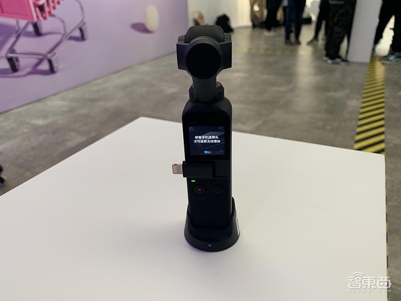 大疆推出口红大小云平台相机！可自动旋转拍摄全景照片