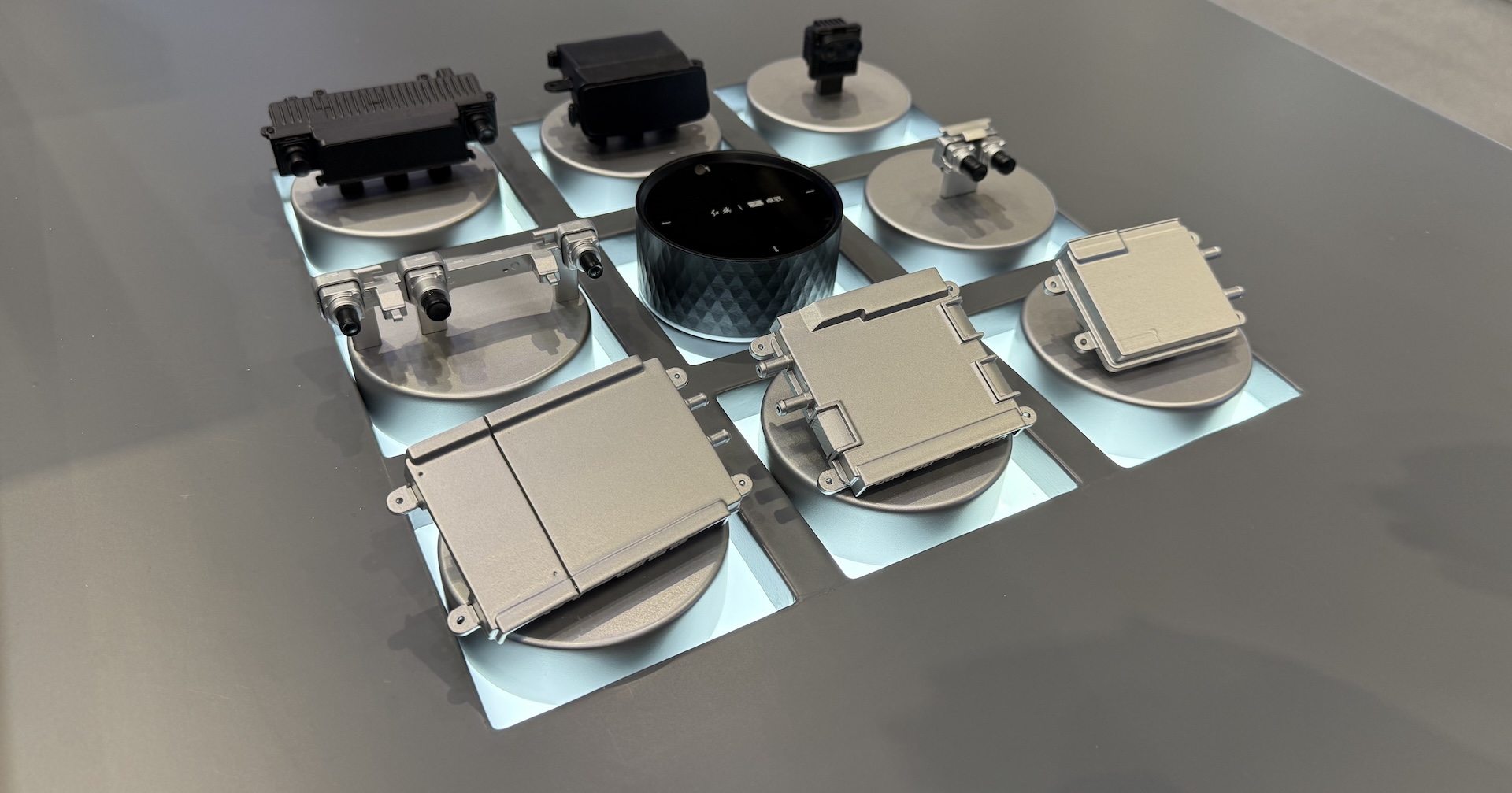 史上最大北京车展开幕！车企狠卷大三排SUV，舱驾融合、Agent上车成新趋势