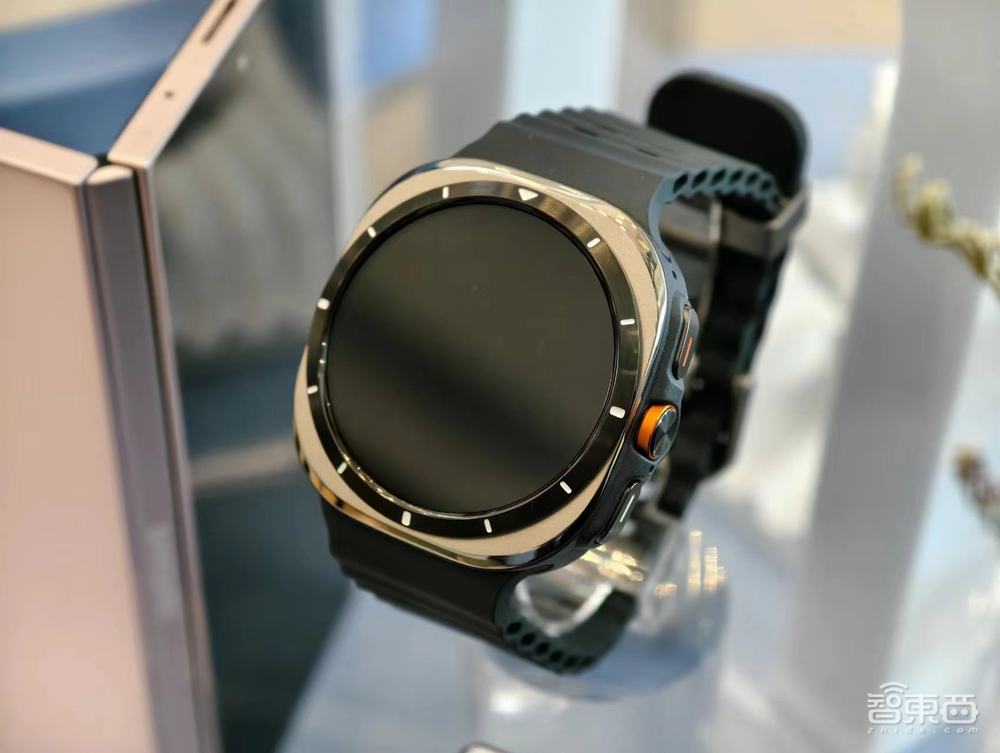 三星AI手机国内首发体验!用上字节豆包大模型,折叠屏让AI玩出新花样