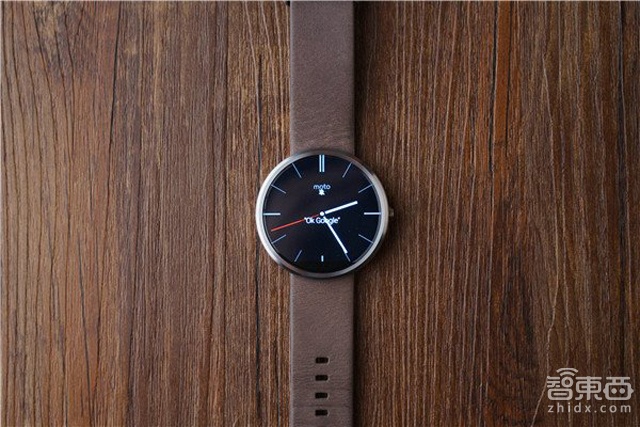 重量级比拼:Apple Watch对比Moto 360