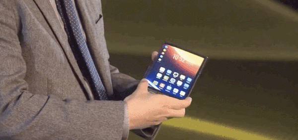 柔宇推第二代折叠屏手机!配第三代蝉翼全柔性屏,弯折半径最小仅1mm