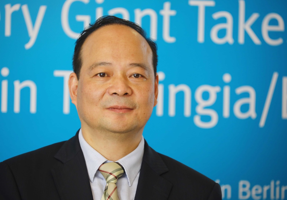 刚刚,宁德时代港股上市!开盘大涨13%,加速全球化布局