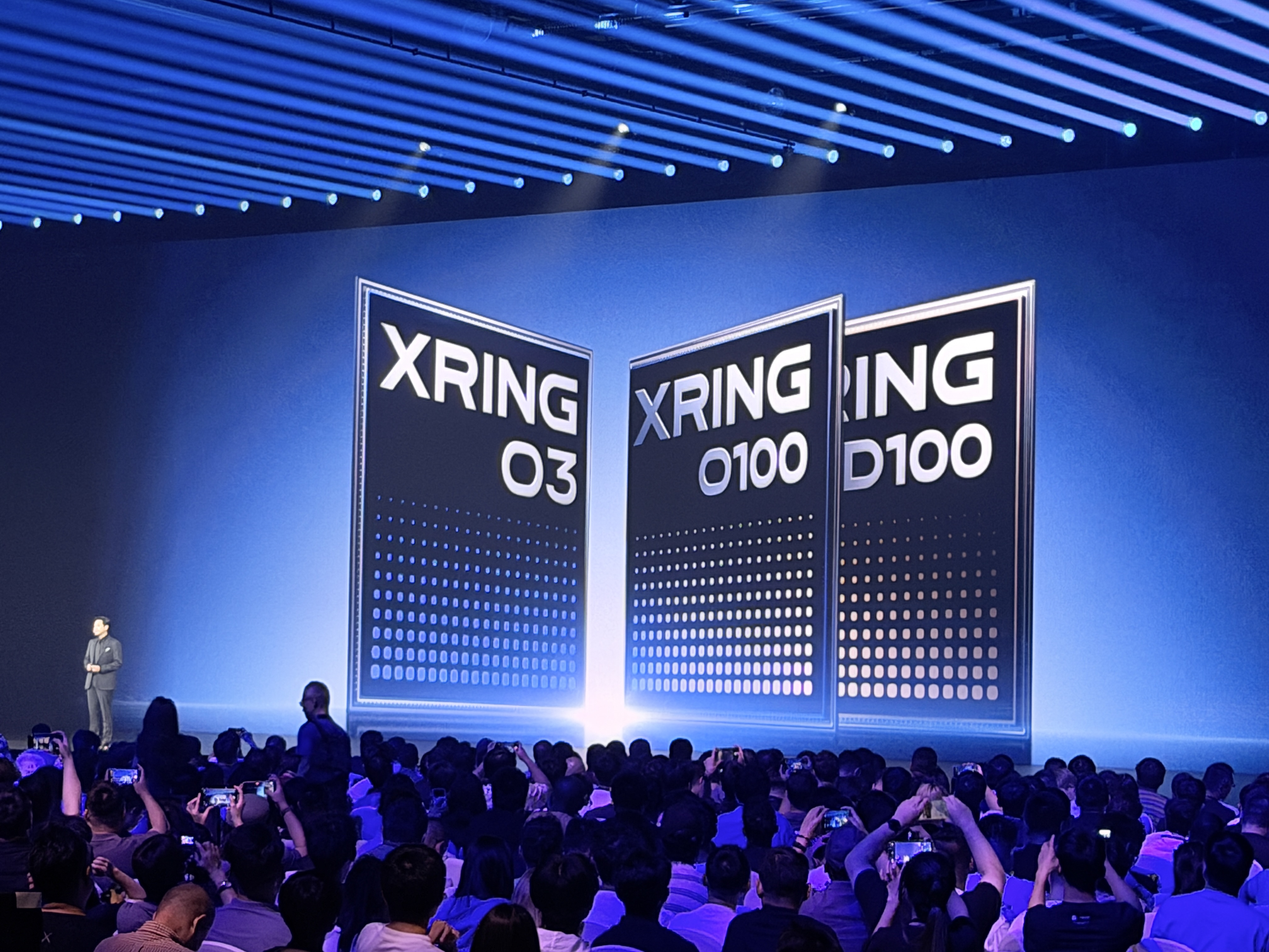 15999元!雷军发小米史上最贵手机,造芯已砸210亿