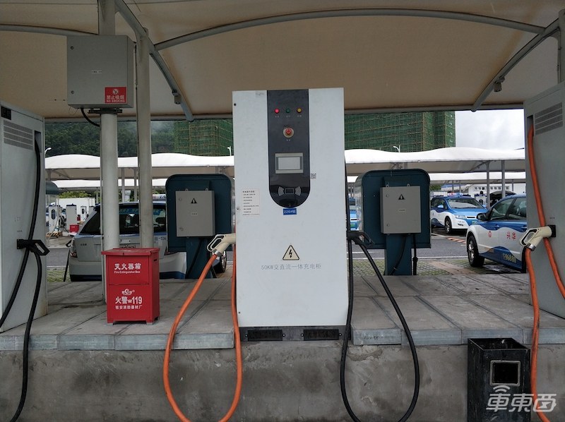 探访全球最大充电站!637根桩日充电16万度,坐标深圳