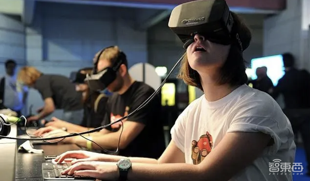 线下VR体验馆风口再起！沉浸式飙车枪战，为啥令年轻人上头？