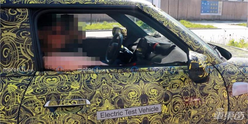 宝马MINI Cooper EV内饰曝光！取消传统仪表盘，延续圆形中控设计
