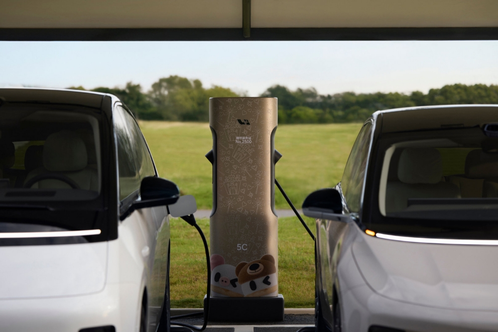 李想宣布理想i8发布进入倒计时！i6同步曝光，理想再战纯电市场