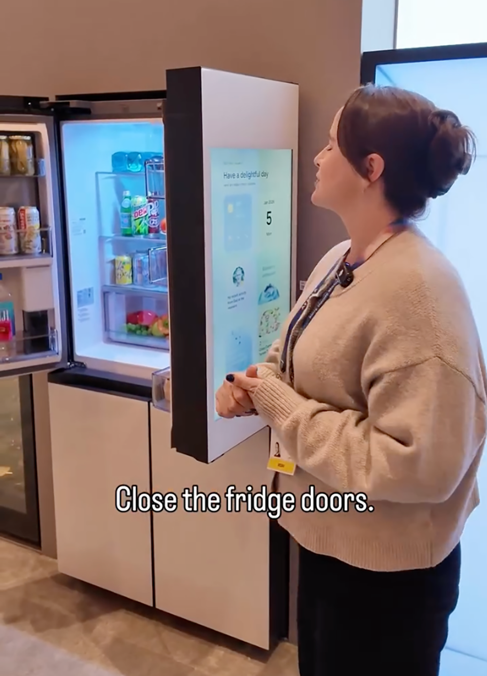 能跑会飞的扫地机火了！CES解锁智能家居下半场新玩法