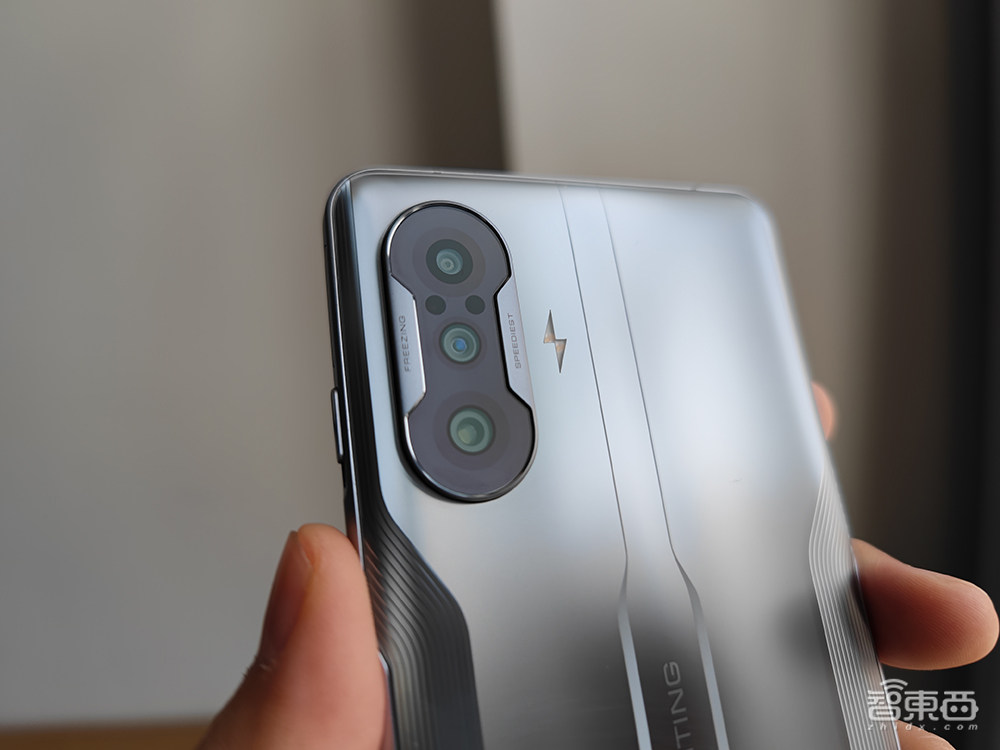 Redmi K40游戏增强版首发体验:主流手游通吃,极致性能稍逊旗舰