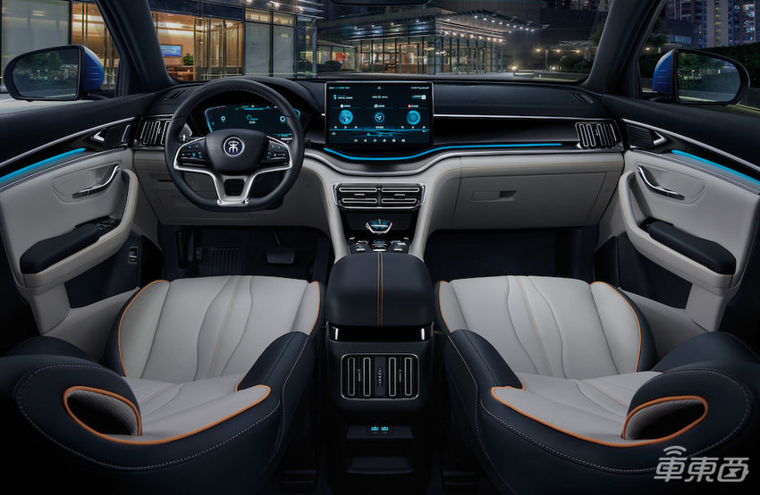 比亚迪宋Plus混动版14.6万开卖 搭载刀片电池还能用手机解锁