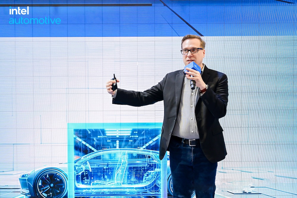 英特尔首秀上海车展：发布最新一代SoC，与黑芝麻智能、面壁智能合作