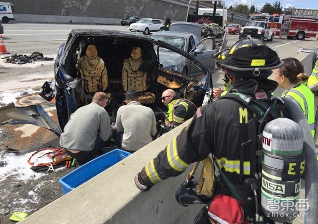 特斯拉事故调查进展:司机使用Autopilot时放开了方向盘