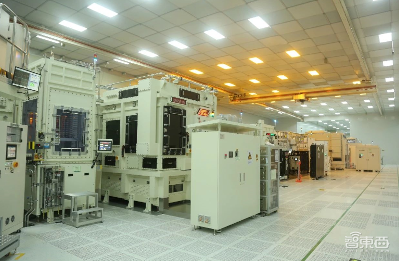 两年技术实现,6年年产280万片,柔宇如何在三星制霸的OLED领域换道超车?