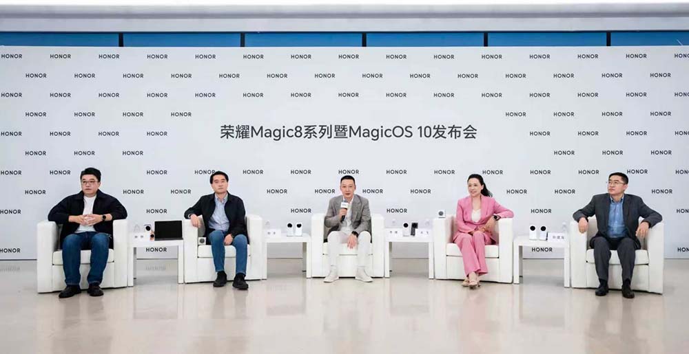 AI手机到底该往哪走？荣耀先苹果一步找到新解