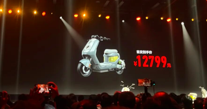 小牛全新两轮电动要“成精了”！感知系统看齐汽车，AI大模型也加上了