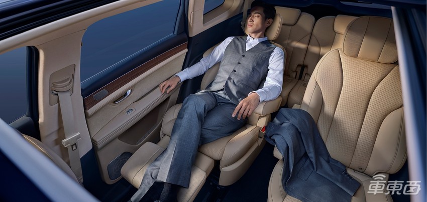 太空舱般的乘坐享受，华为零重力座椅究竟是什么？